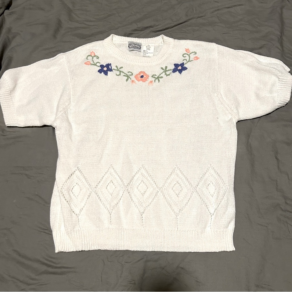 VTG The Villager White Embroidered Floral Sweater Size M